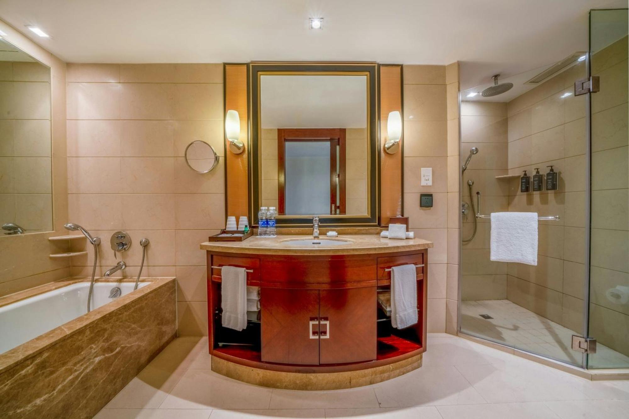 Sheraton Ningbo Hotel - Tianyi Square Dış mekan fotoğraf